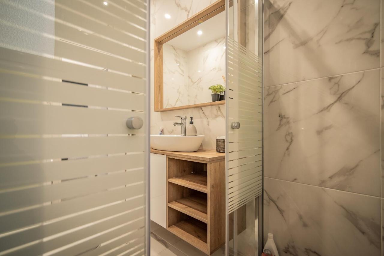 Apollo'S Apartment On Radio City Midas Home Солун Екстериор снимка